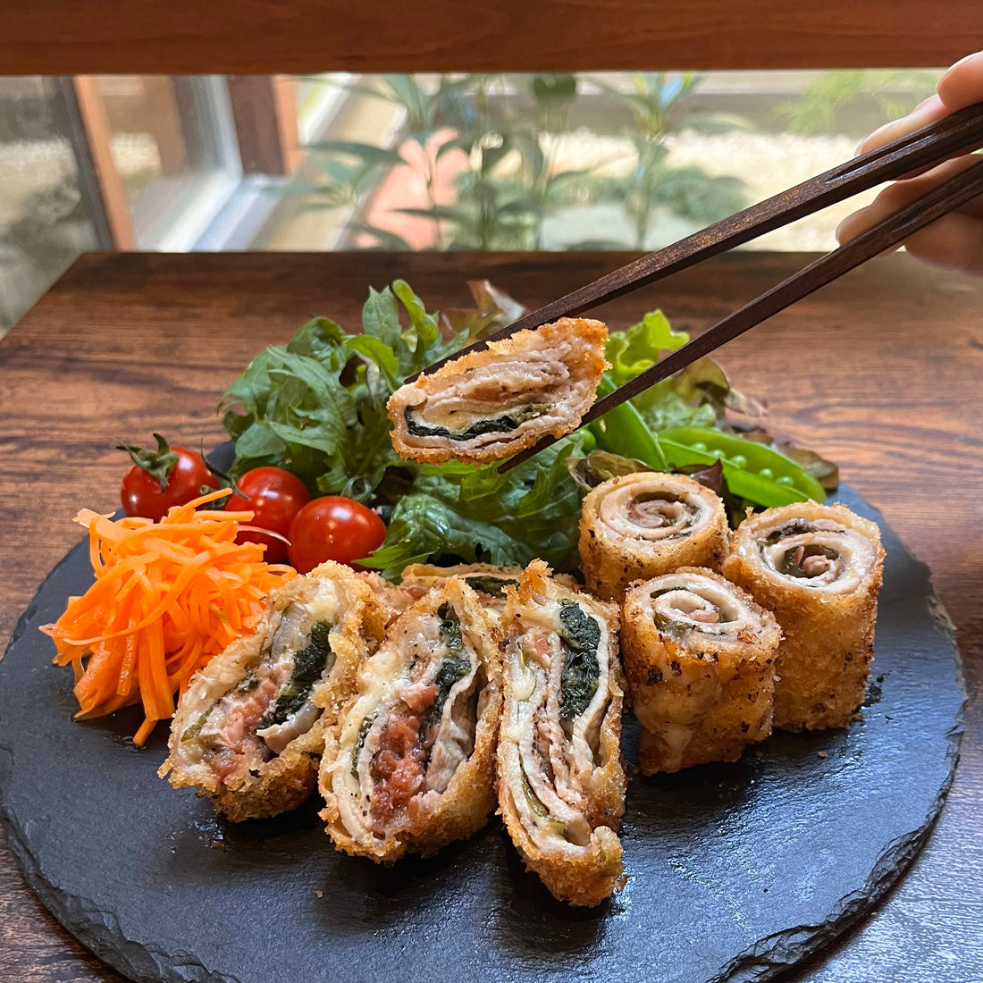 梅肉入りミルフィーユカツ